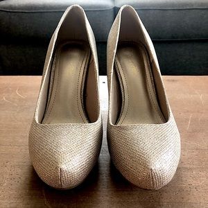 Dream Pairs! Tiffanny Gold Glitter 8.5 Heels